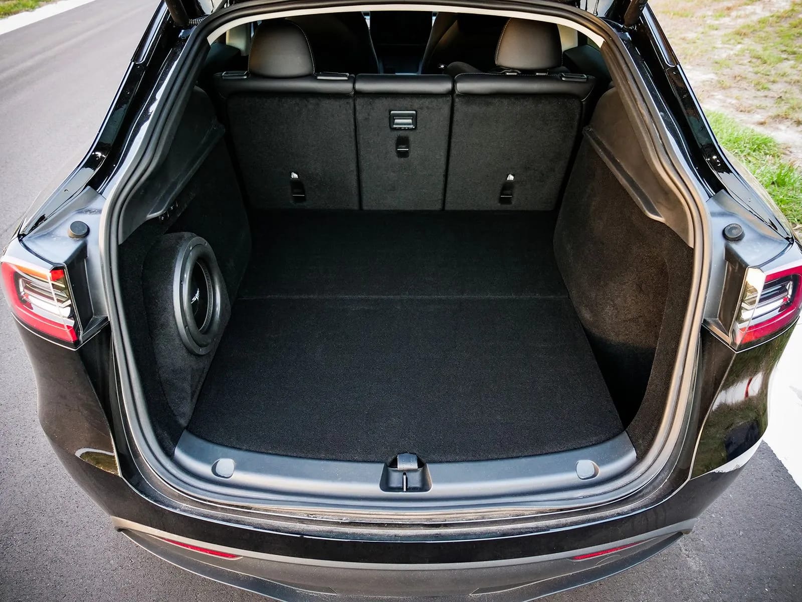 Single 10" 800W Max Power Loaded Subwoofer Enclosure Compatible with 2020-2024 Tesla Model Y Vehicles #10