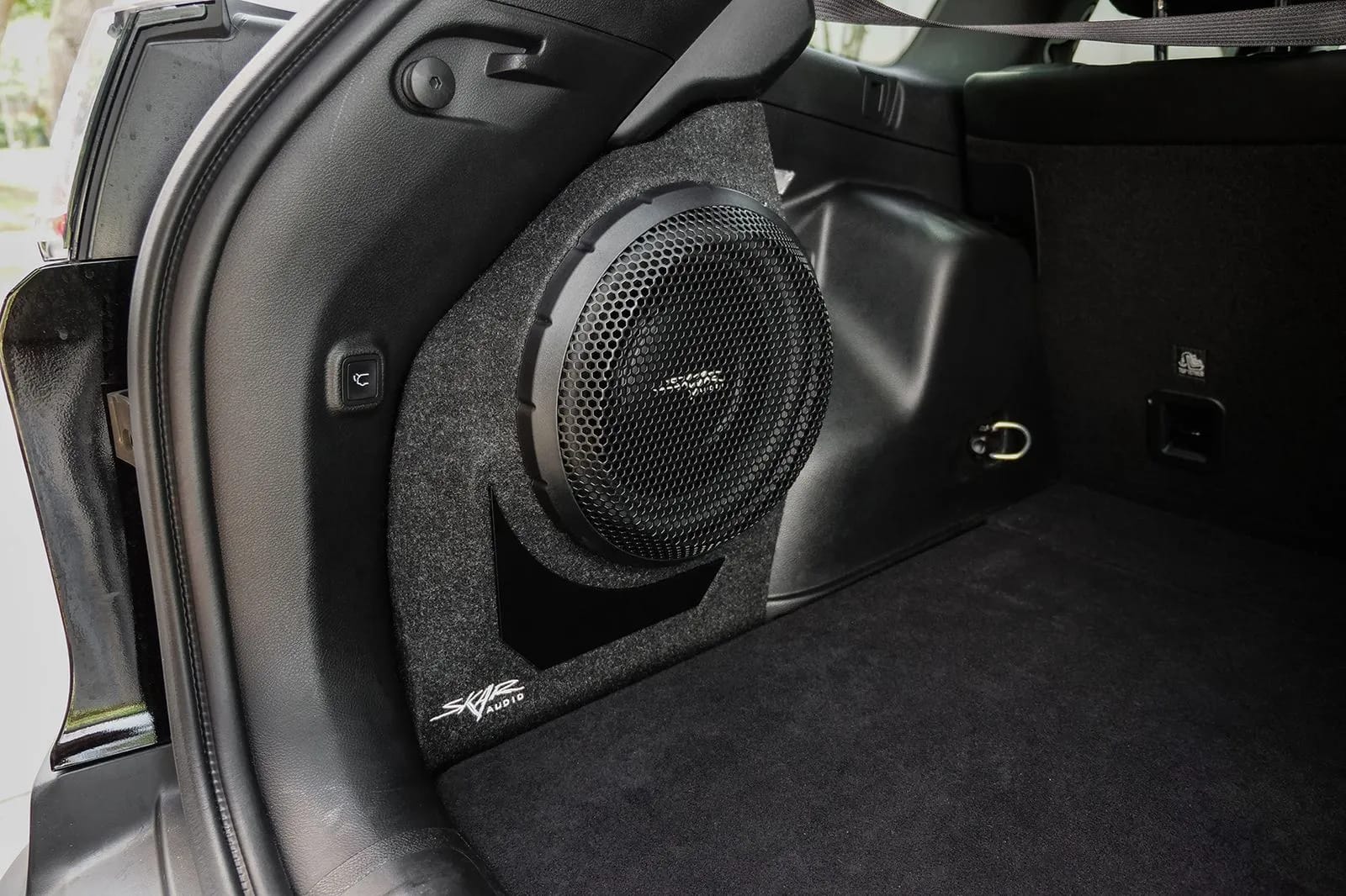 Single 10" 1,000W Max Power Loaded Subwoofer Enclosure Compatible with 2014-2023 Jeep Cherokee Vehicles #8