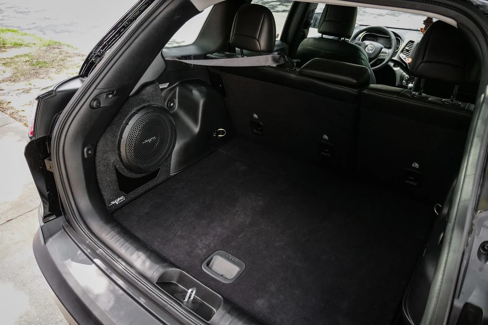 Single 10" 1,000W Max Power Loaded Subwoofer Enclosure Compatible with 2014-2023 Jeep Cherokee Vehicles #10