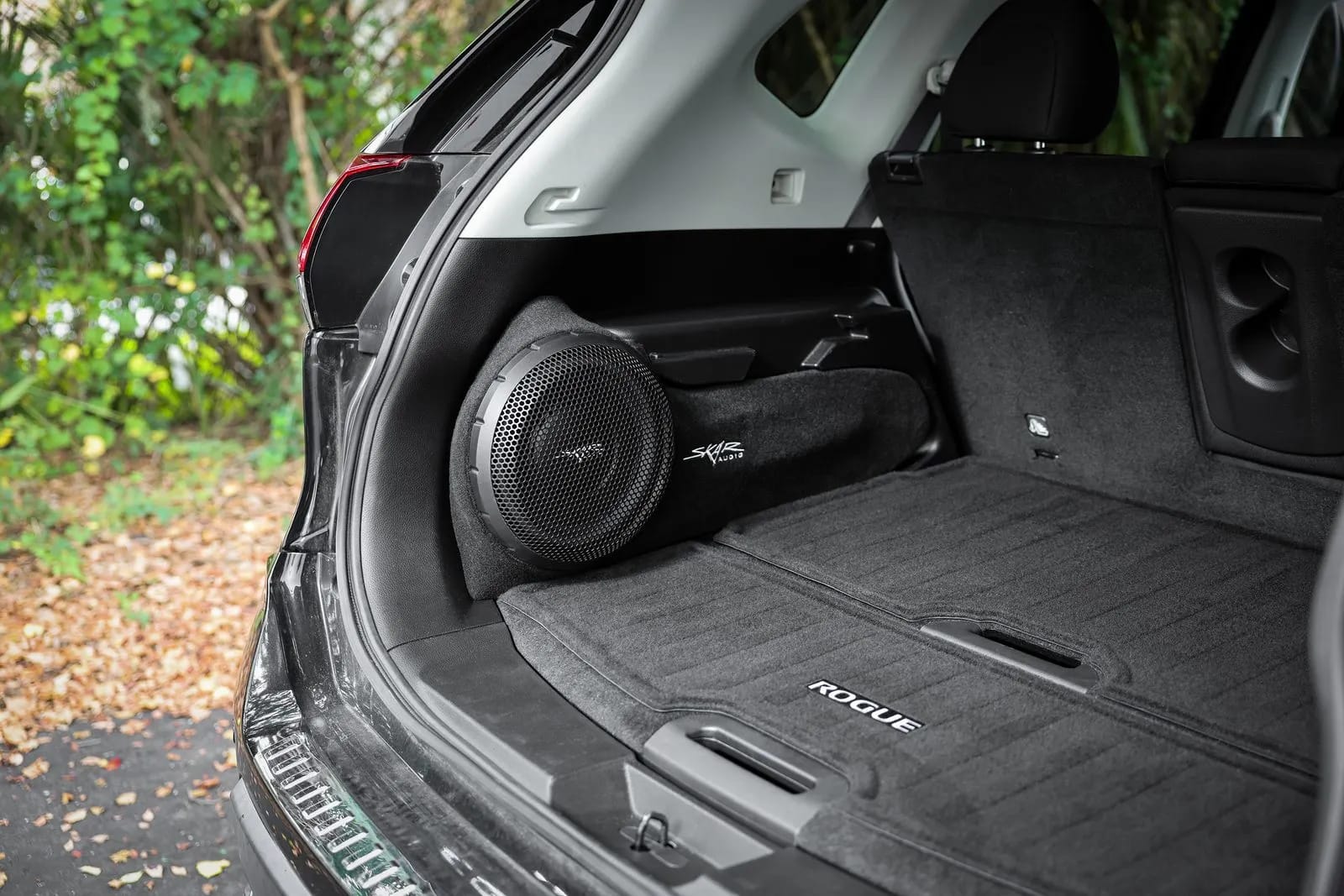 Single 10" 1,000W Max Power Loaded Subwoofer Enclosure Compatible with 2014-2020 Nissan Rogue Vehicles #8