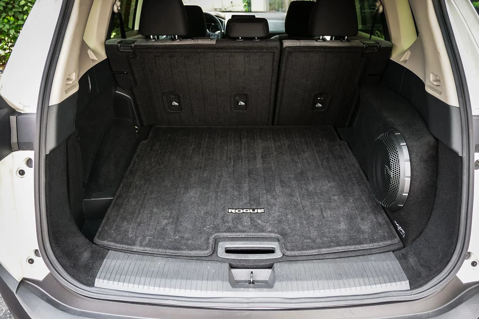 Featured Product Photo 9 for Single 10" 1,000W Max Power Loaded Subwoofer Enclosure Compatible with 2021-2025 Nissan Rogue Vehicles