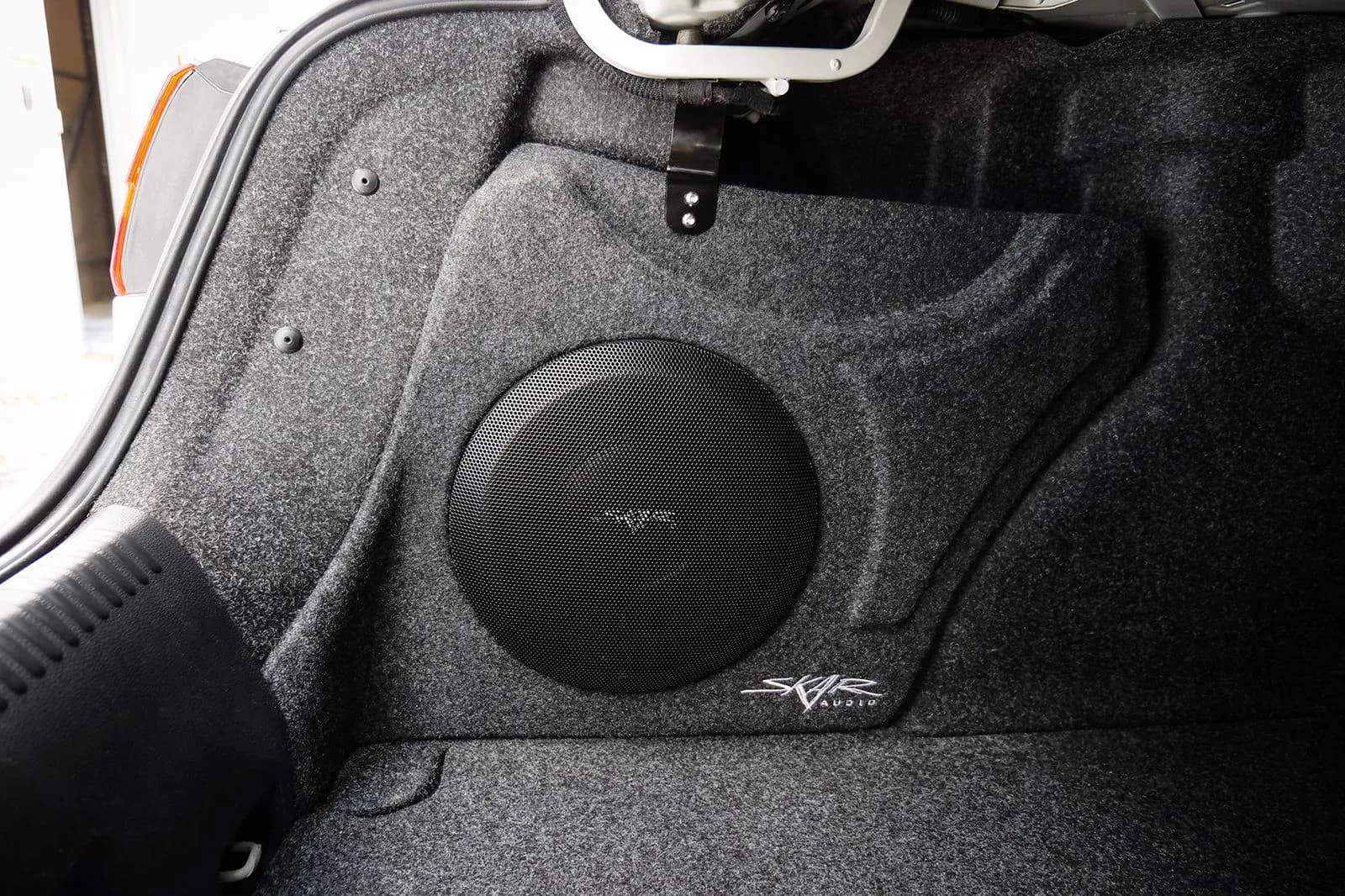 Featured Product Photo 10 for Single 10" 1,000W Max Power Loaded Subwoofer Enclosure Compatible with 2011-2018 Volkswagen Jetta Vehicles