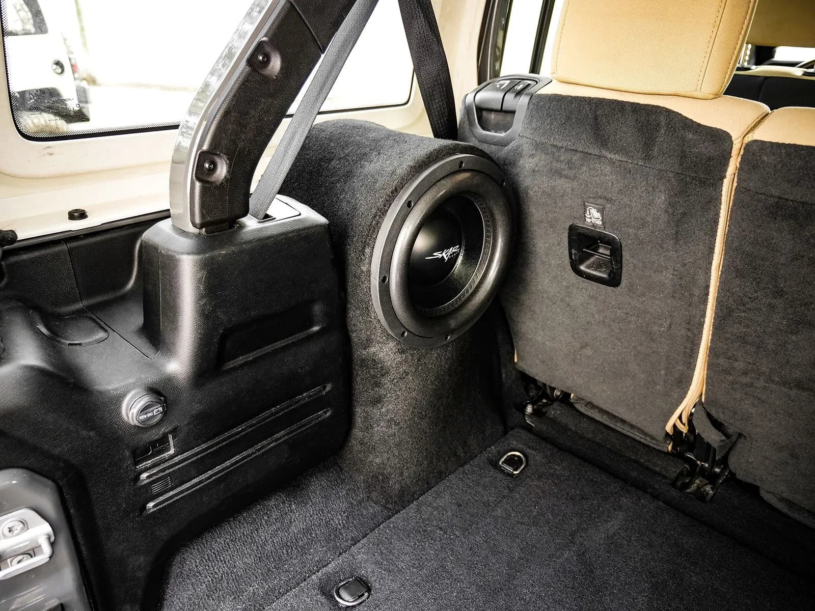 Skar Audio L-VD-VS-1X10JWJL-2018-UP-L enclosure installation example — view 1